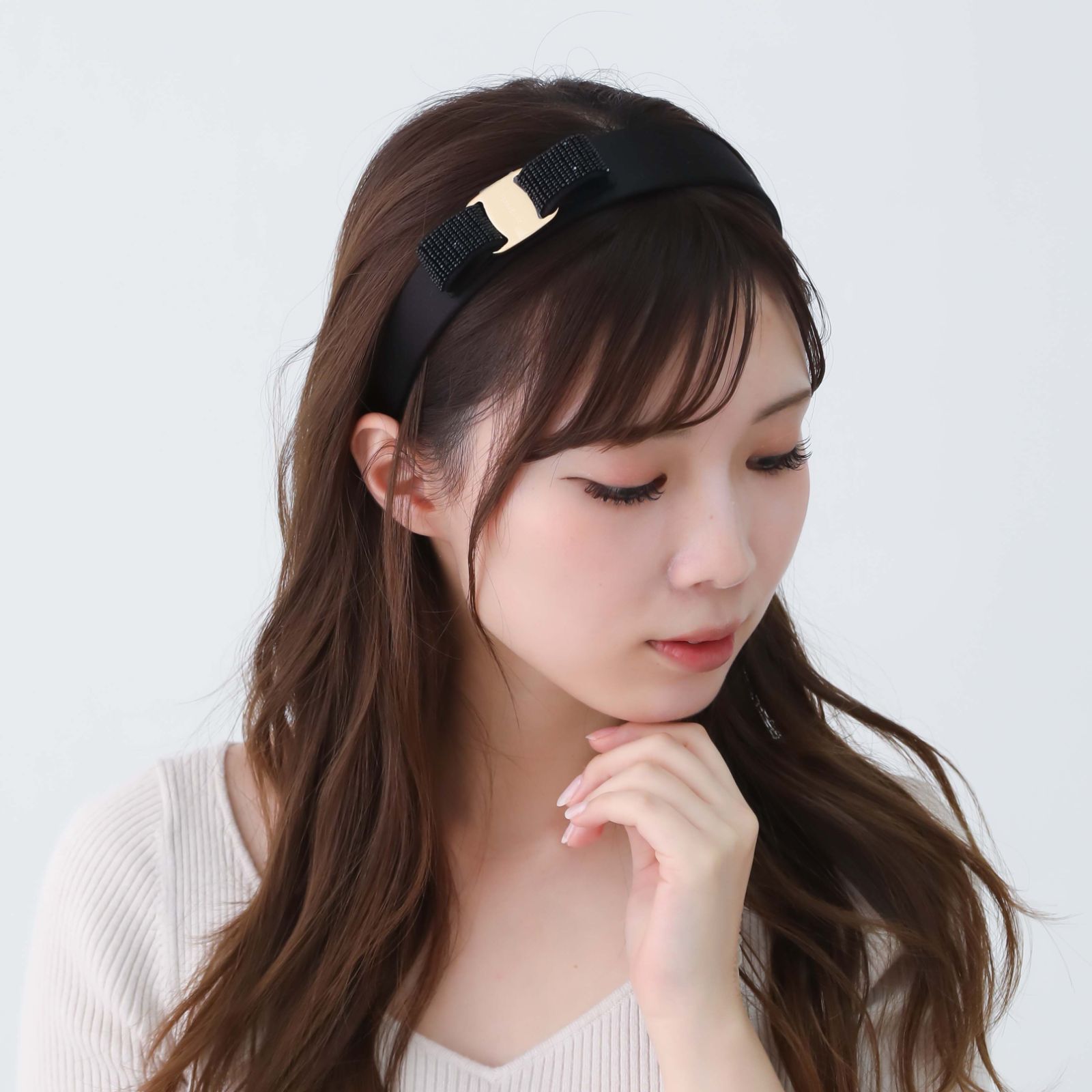 美品Salvatore Ferragamo ヘアカチューシャ サルバトーレフェラガモ Salvatore Ferragamo 【SALVATORE