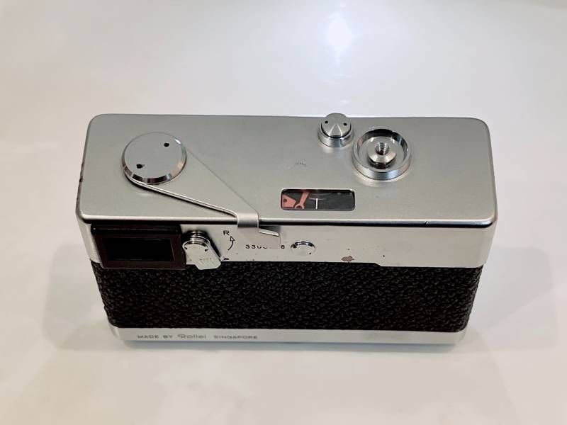 コンパクトフィルムカメラ