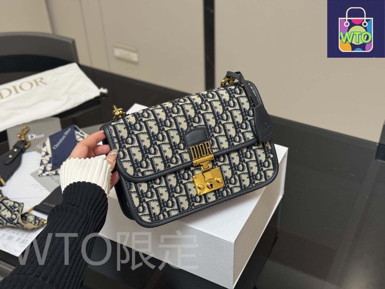 今日特価】Dior Addict Oblique Messenger Bag アディクト