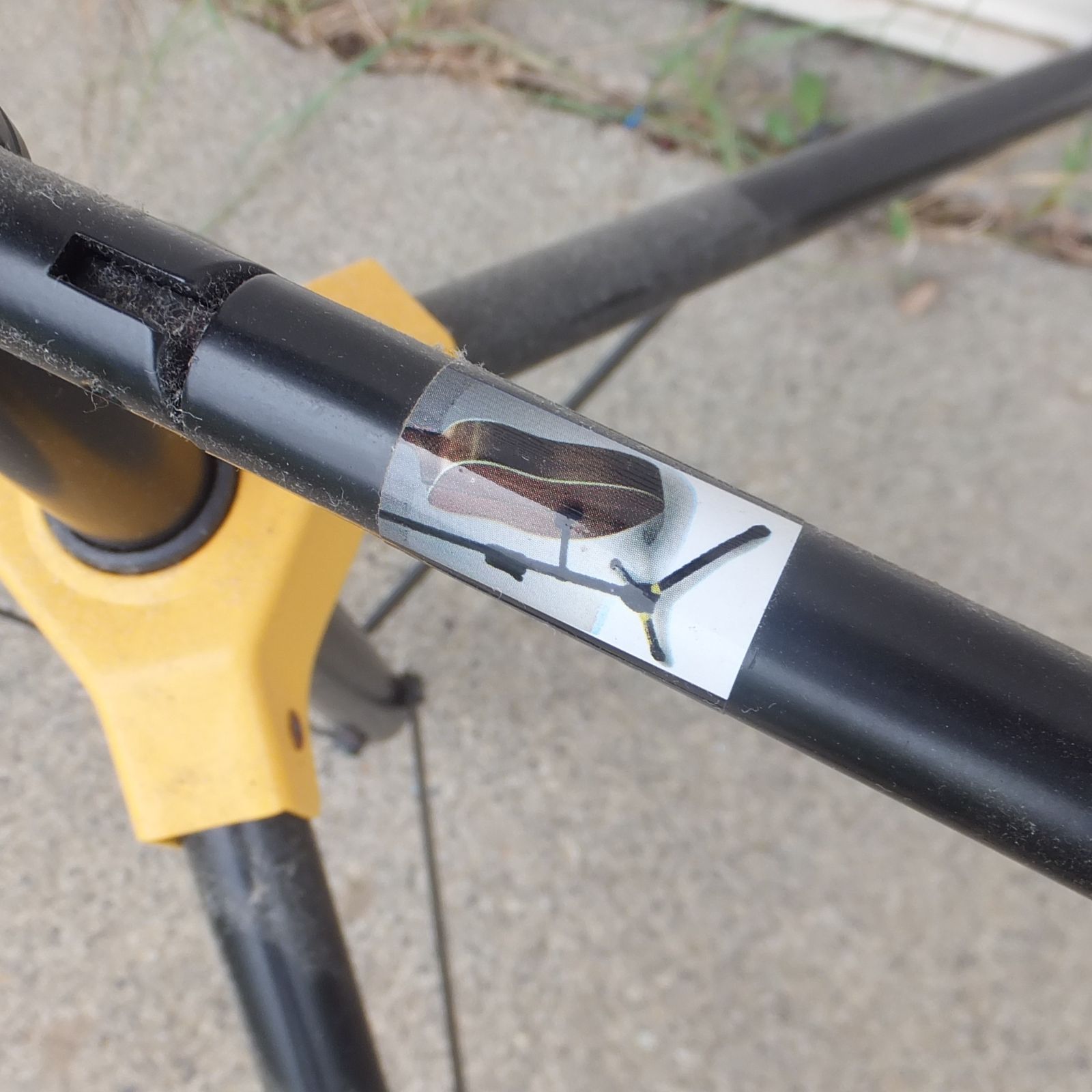 3本掛け ギタースタンド