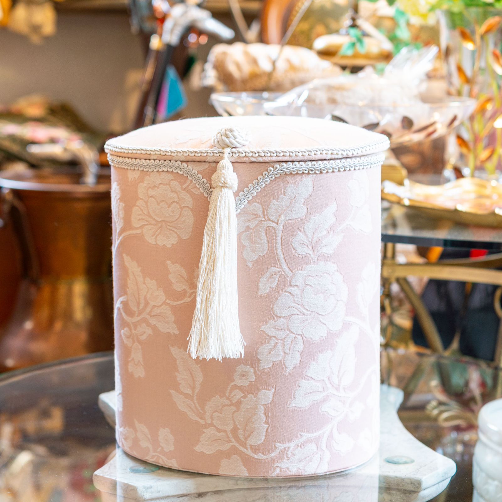 【used】Jennifer Taylor ダストボックス　ホワイト ダストボックス 脚付き JENNIFER TAYLOR Leone オフホワイト