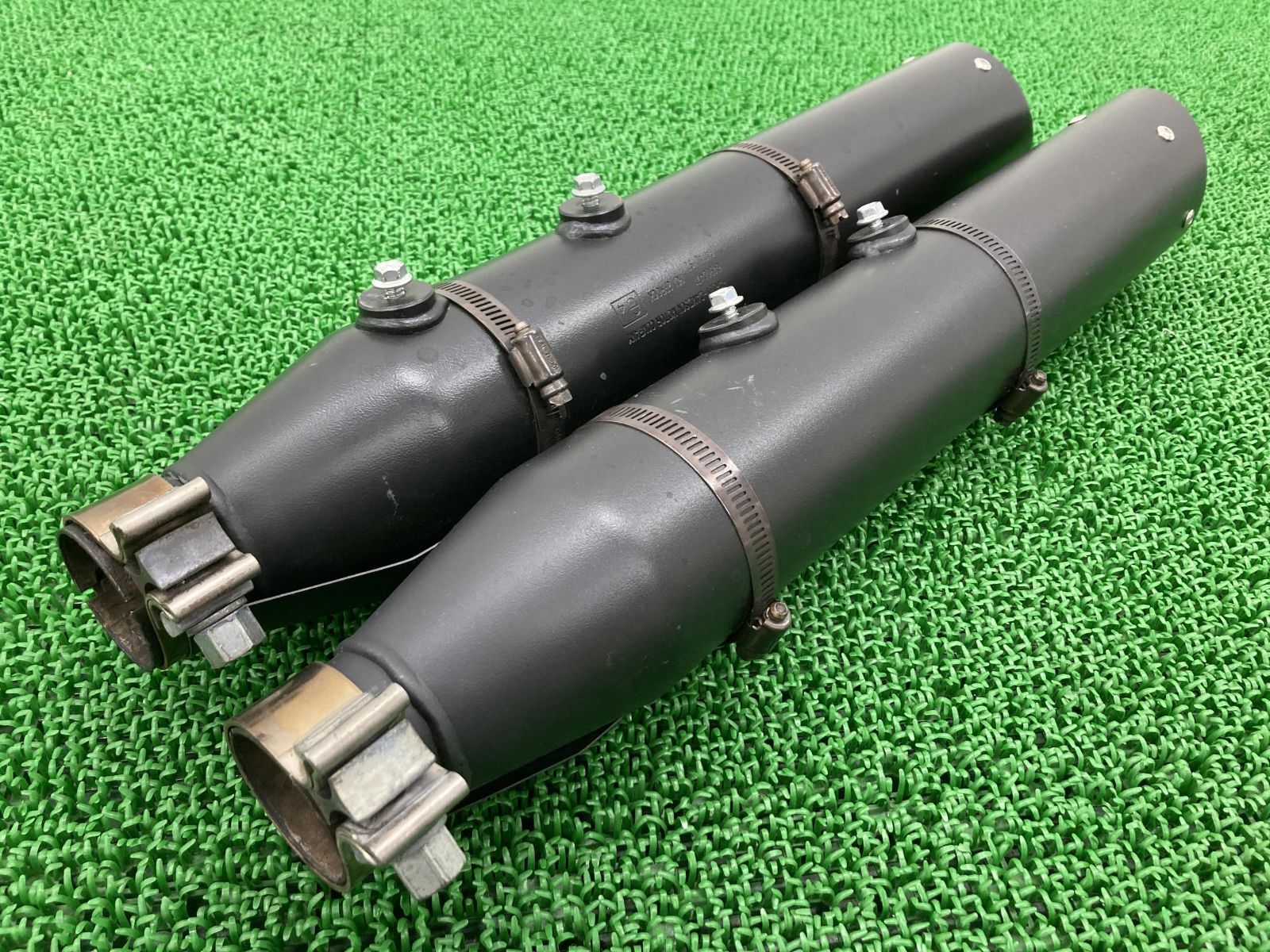 FLSS1800 サイレンサーマフラー 64900470/64900471 ハーレー 純正 中古