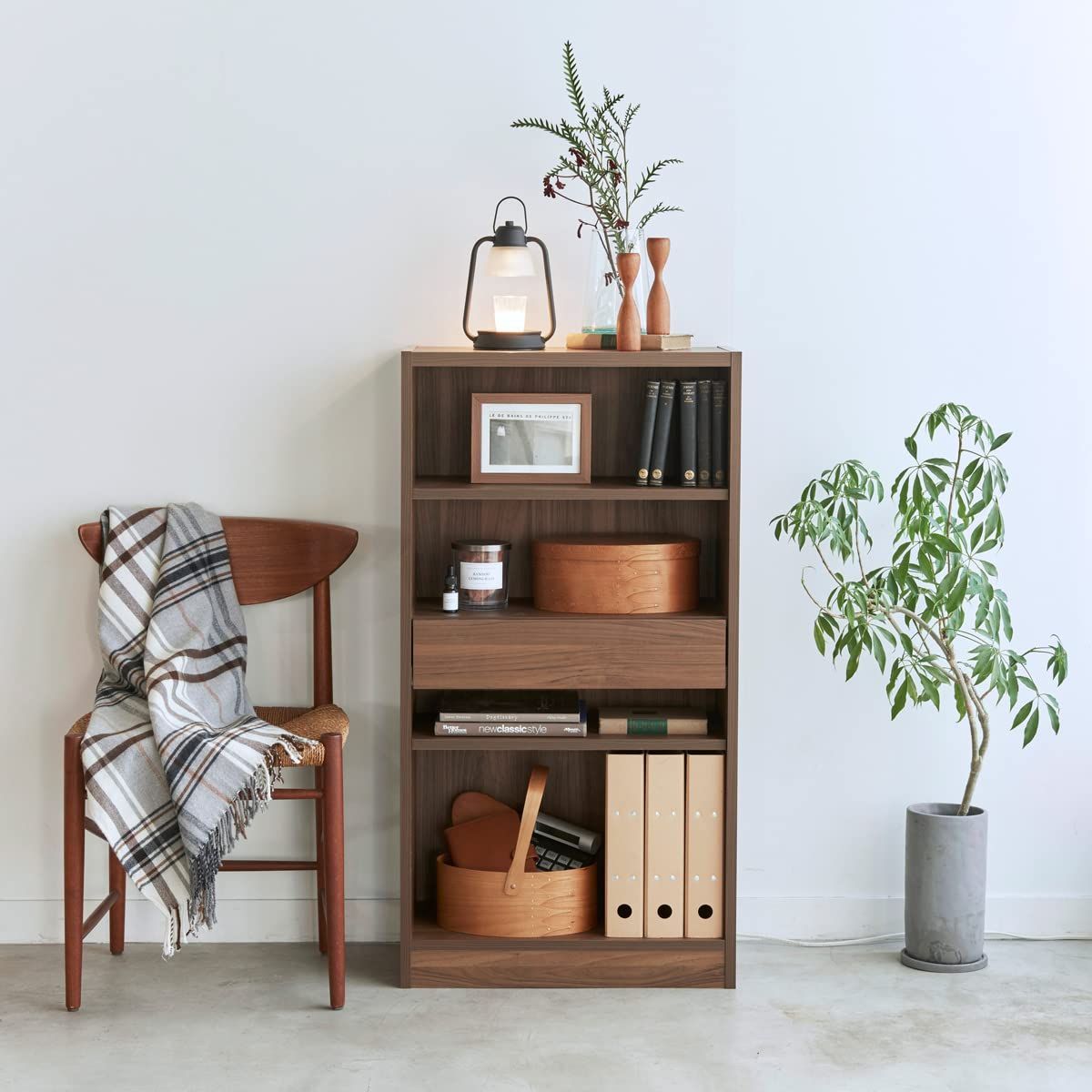 数量 白井産業 なめらかな開閉の引き出し付きシンプルラック シェルフ 飾り棚 本棚 ダークブラウン 幅56.3 高さ107.1 奥行29.2cm SO1-1155HDK セルオリア NEXPOTALLINN_EU