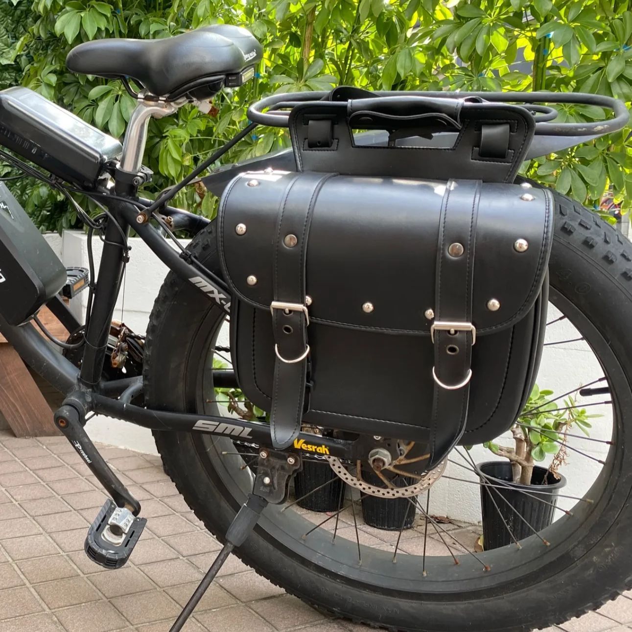 パラダイスバイクバッグ 自転車にも！ サイドバッグ 6L コスパ最高 黒スタッドタイプ - メルカリ