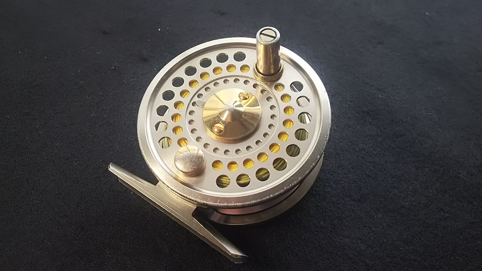 ダイワ アルトモア Alltmor 100D フライリール 美品 楽天市場】【中古】DAIWA ダイワ ALLTMOR アルトモア 100D