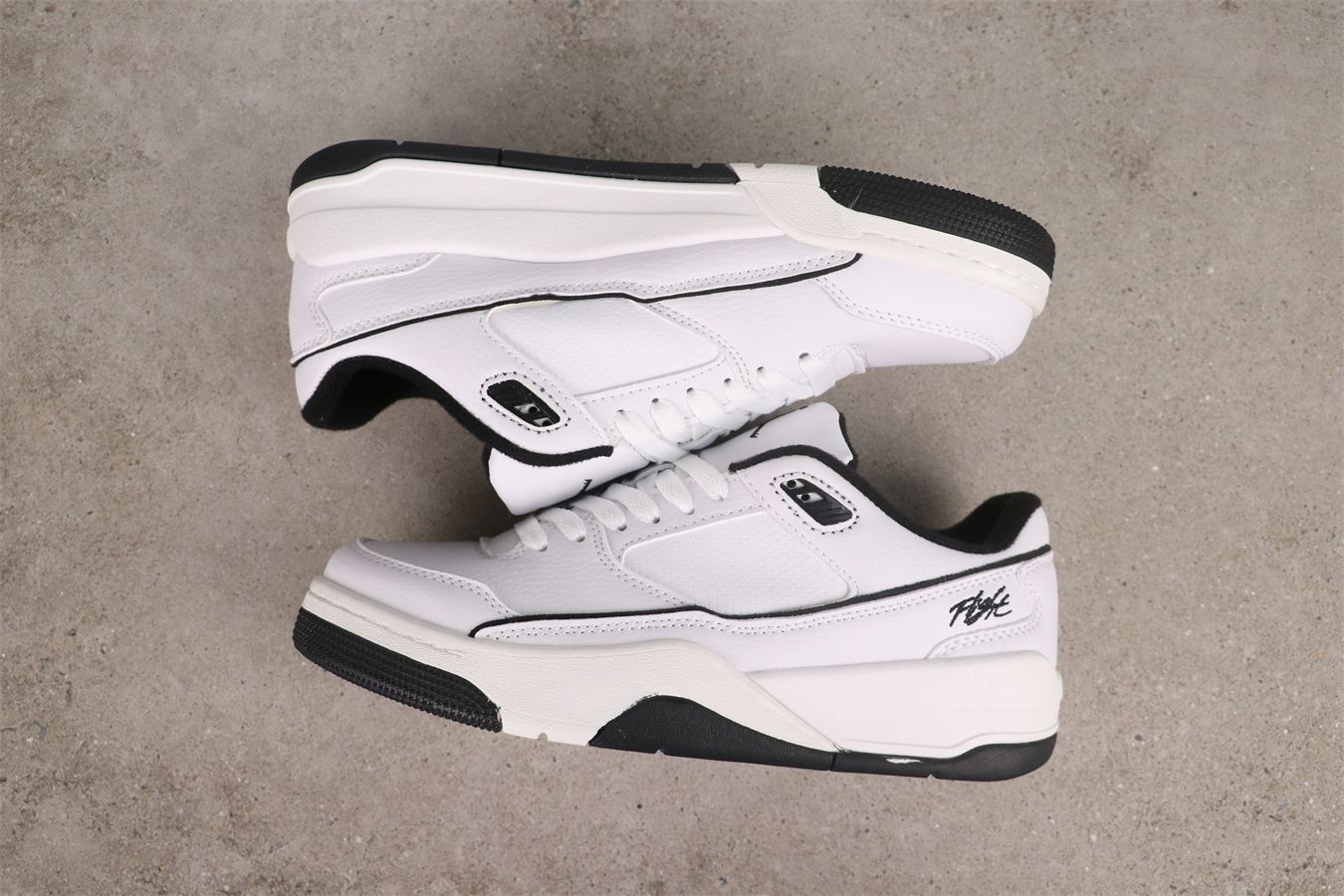 ホワイトブラック White