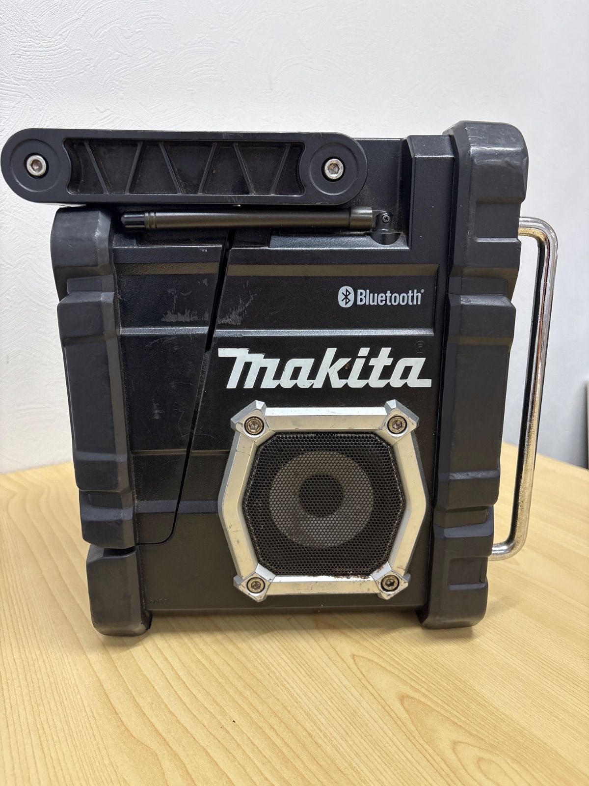 Makita MR106 Bluetoothラジオ マキタ 充電式ラジオMR106 【ウエダ金物】 - YouTube