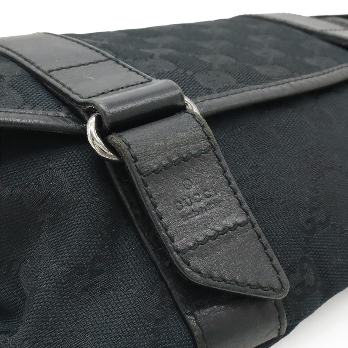 美品　グッチ　GUCCI ボディバッグ　ショルダーバッグ　GGキャンバス　黒 GUCCI グッチ GGキャンバス ボディバッグ ウエストバッグ