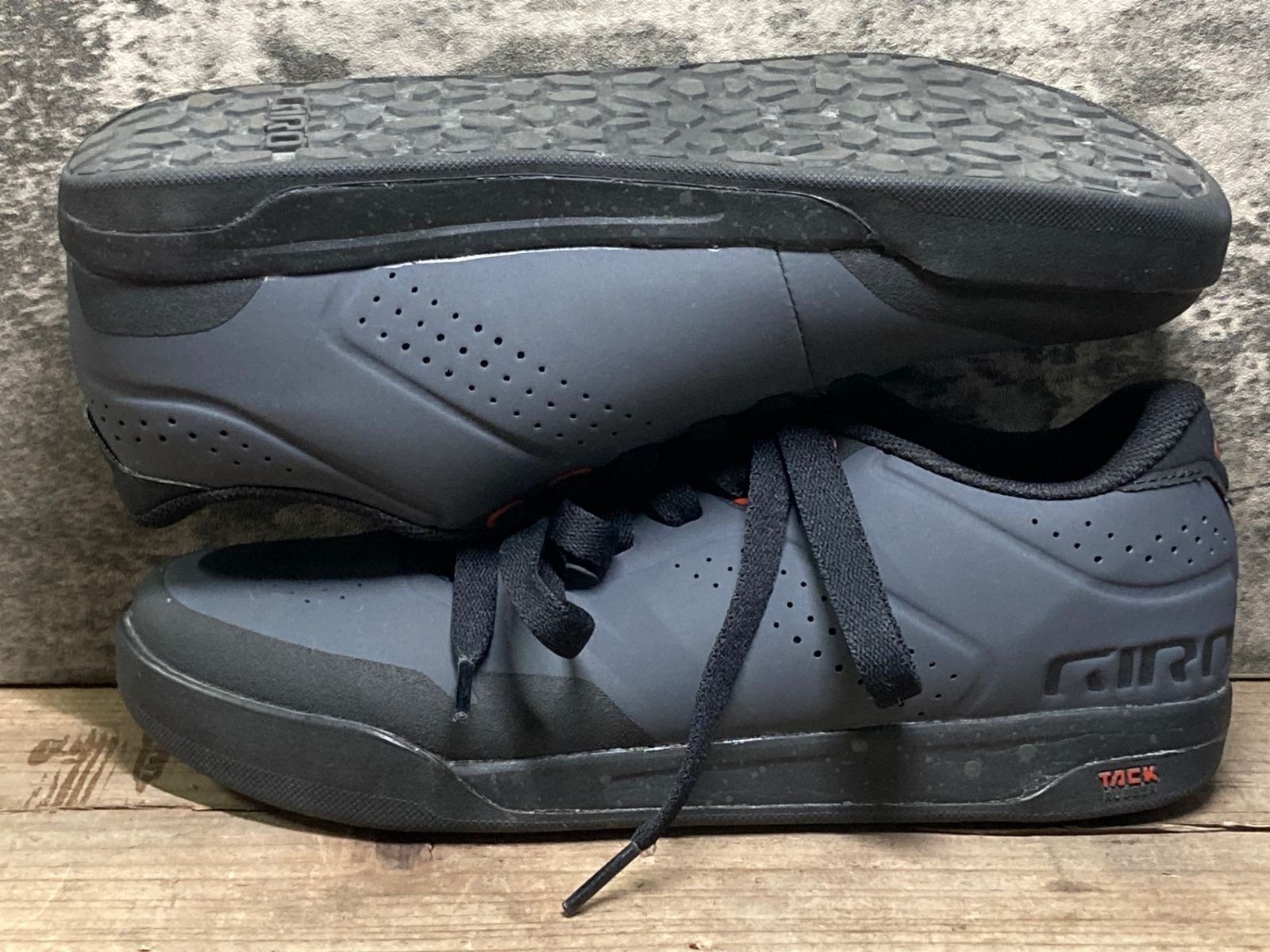 GIRO サイクリングシューズLATCH スニーカー グレー 黒 EU40