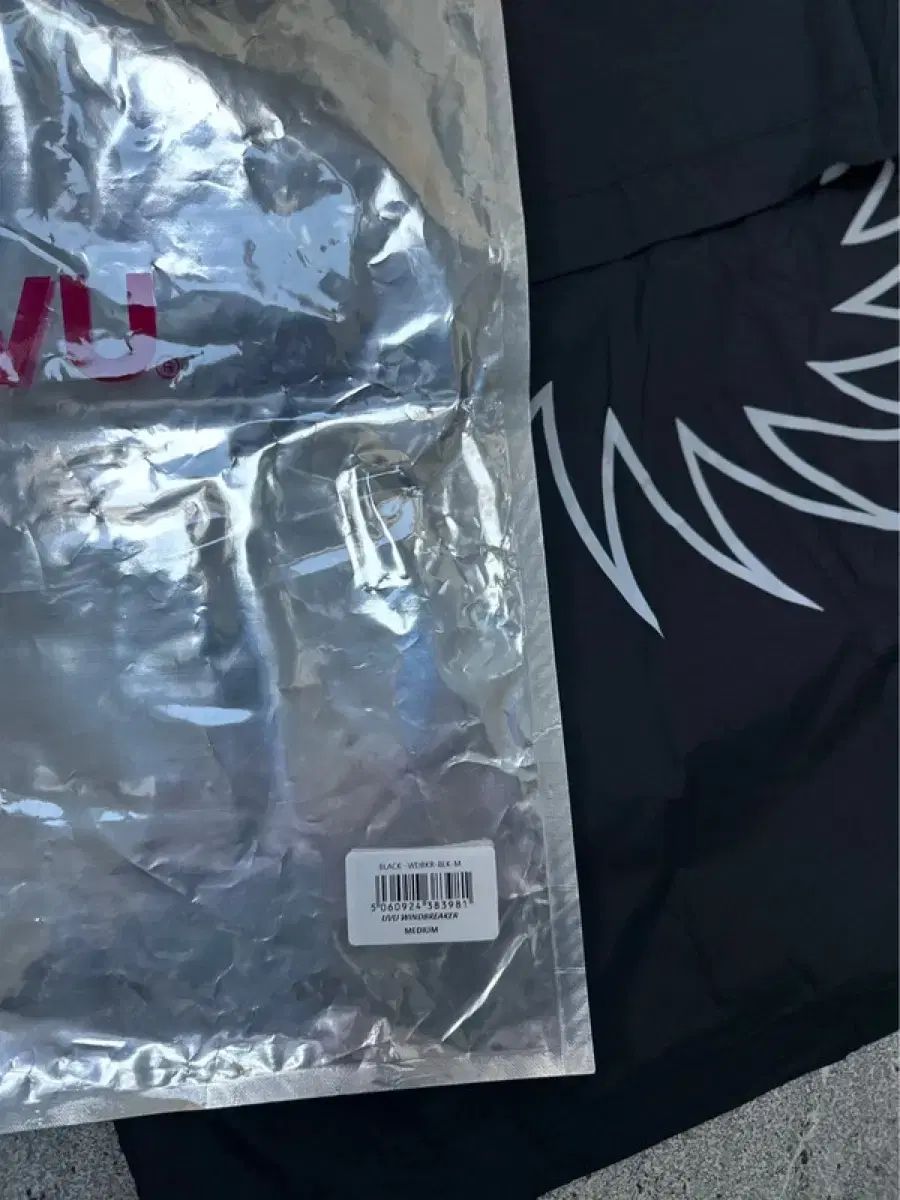 ブラック M