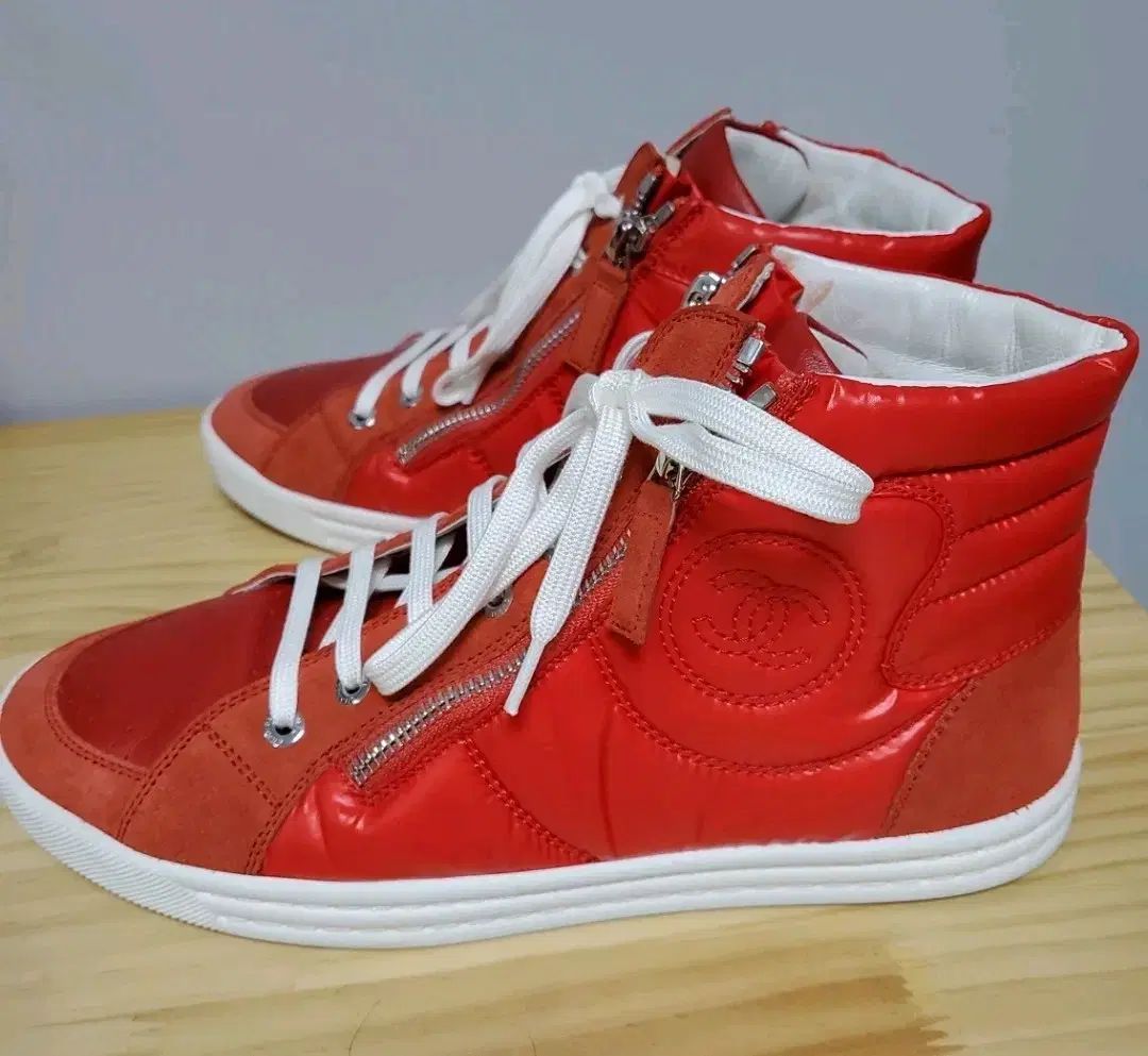 ハイトップスニーカー