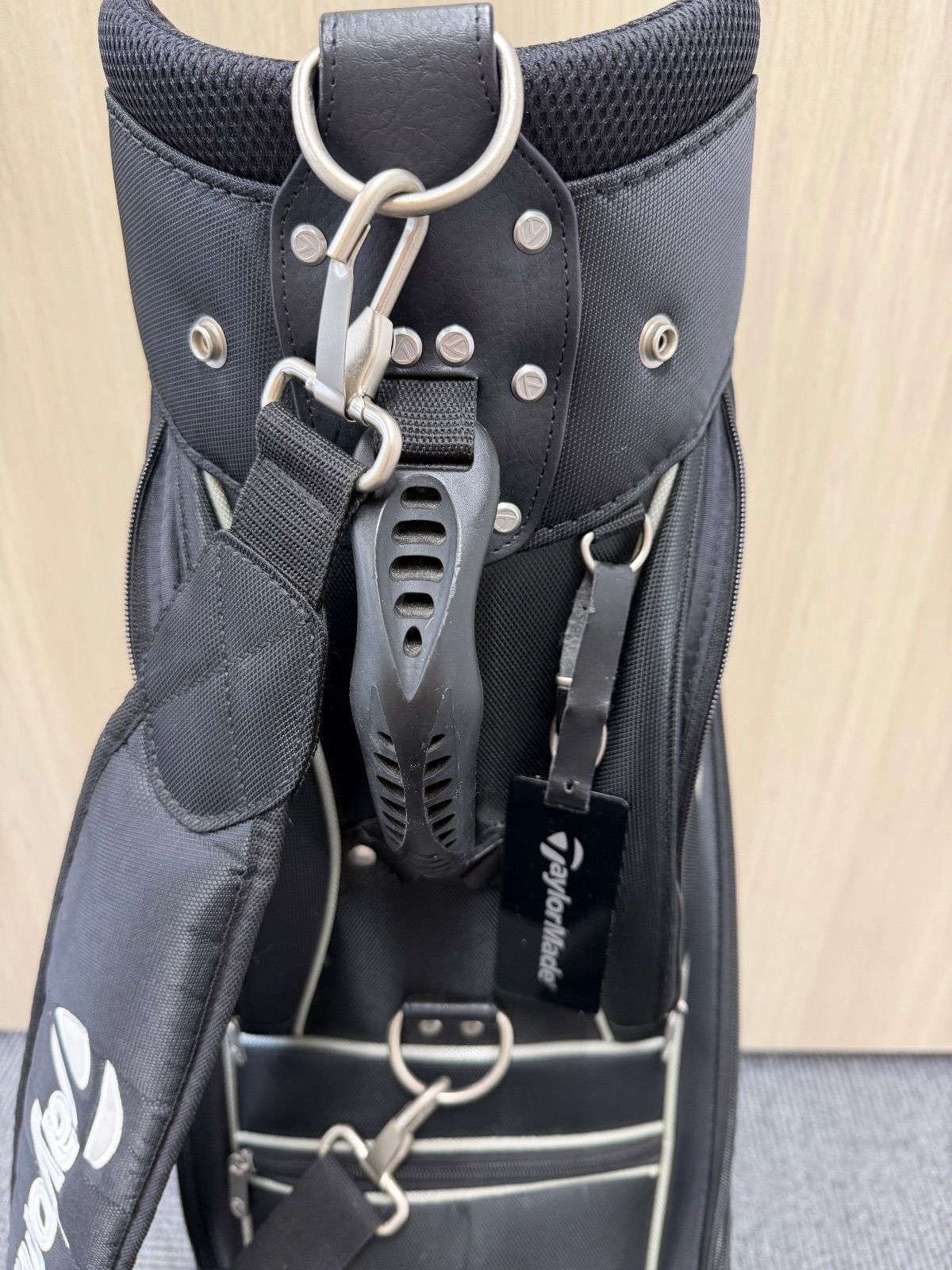 テーラーメイド キャディバッグ 黒 フード付き ヘッドカバー 口コミゴルフ用品