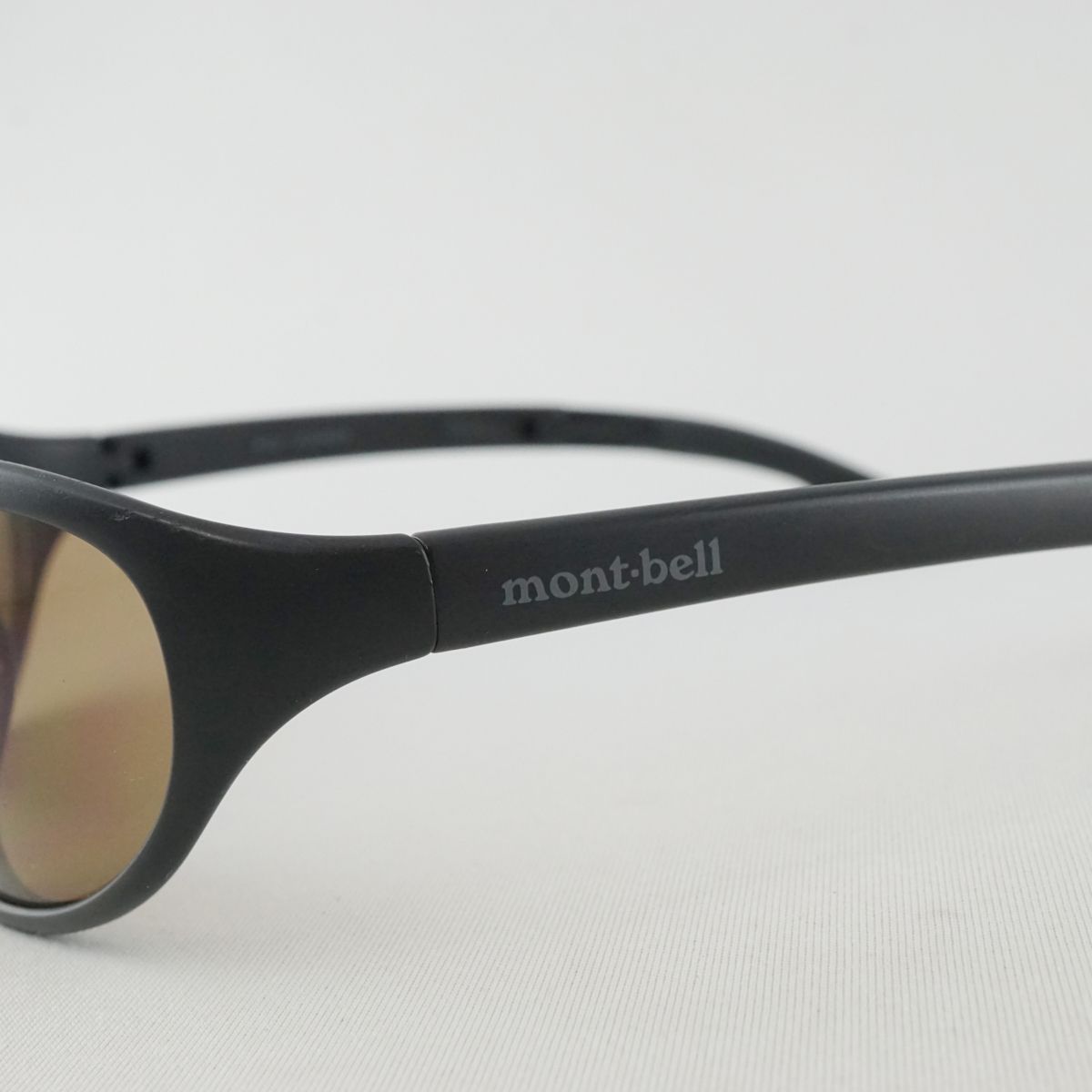 サングラス mont-bell モンベル USED美品 トレッキンググラス