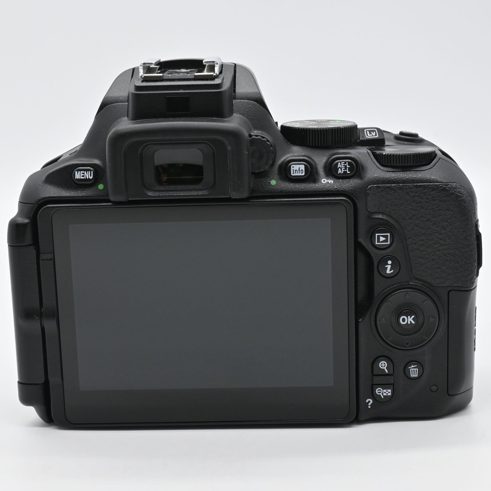 Nikon D5600 18-140 VR レンズキット ショット数16083