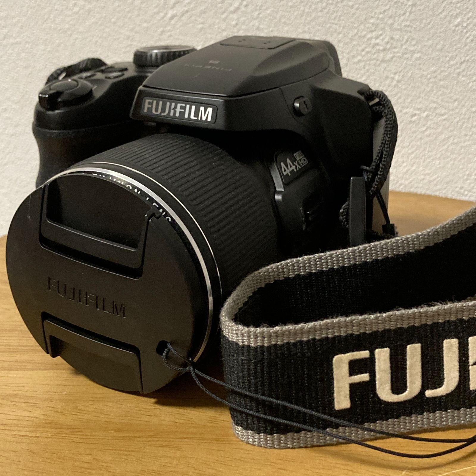 動作確認済み 44倍ズーム FINEPIX S8400 FUJIFILM 単3乾電池4本で作動 