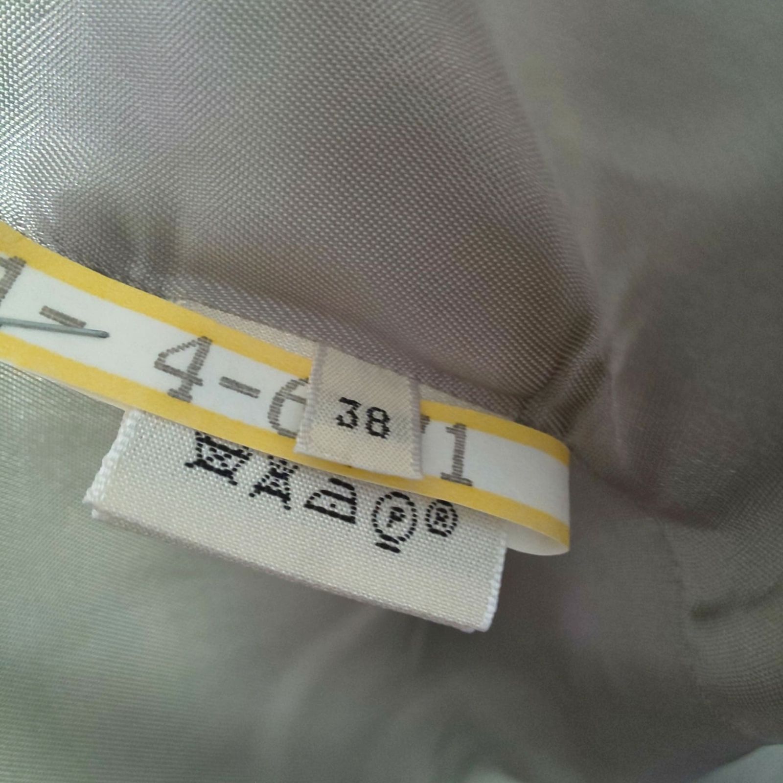 HERMES エルメス 雪 結晶柄 シルク レディース 長袖シャツ グレー系 40 【即決】 9b06101oh0035nm87 915E-04 HERMES エルメス レディース シルク 中綿ベスト ジレ 雪の結晶