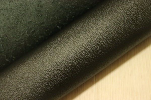ブラック 233ds クロム革 牛革 イタリア レザー 弱シュリンク加工 はぎれ 一枚革 レザークラフト 革 皮 本革 diy 生地 材料