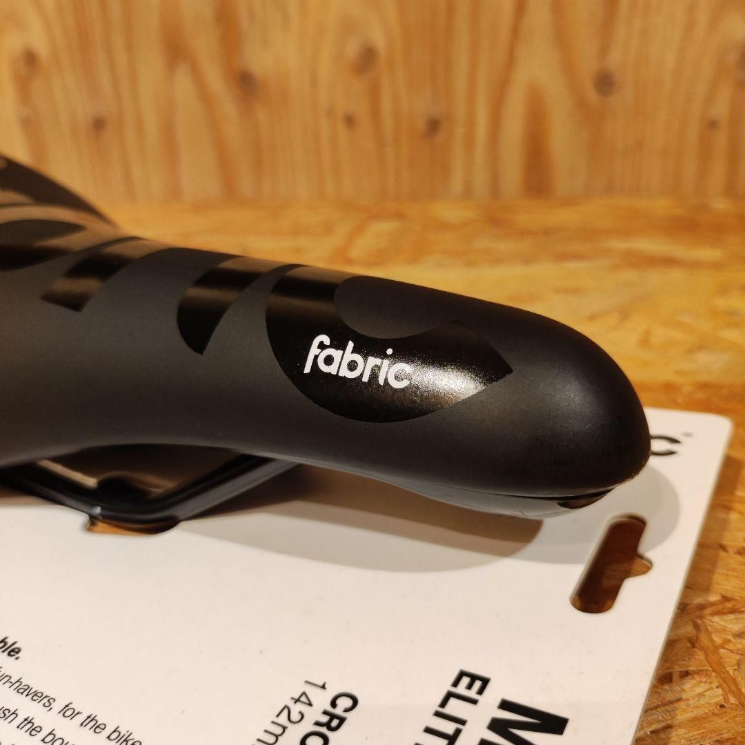 カッコいいサドルFabric Magic Elite Radius Saddle MTBは