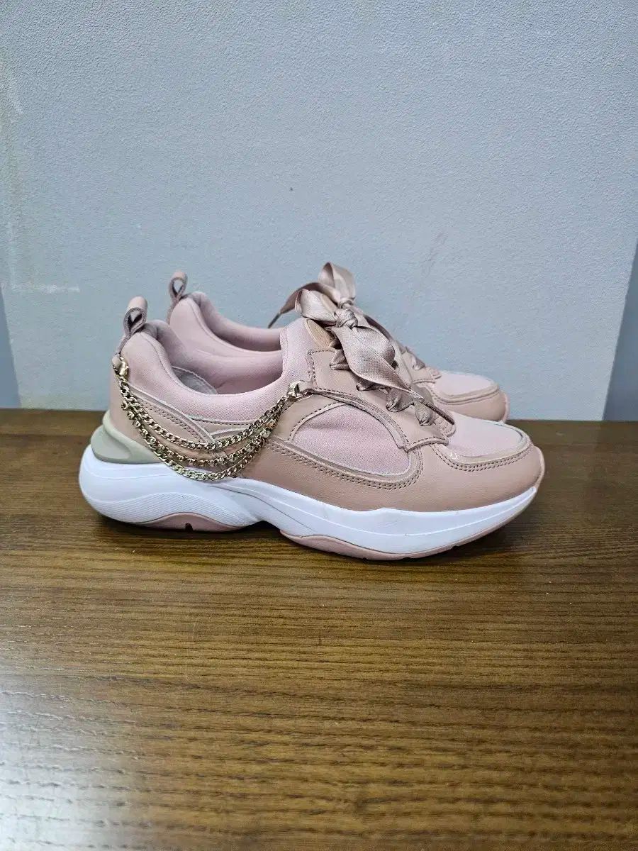 シューコンマボニー チェーン リボン スニーカー