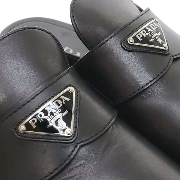 PRADA 三角ロゴ