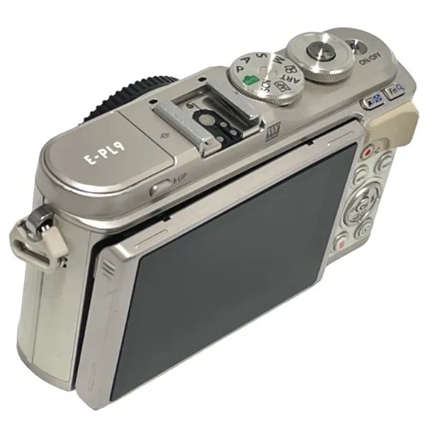 ジャンク】OLYMPUS PEN E-PL9 ボディ 動作不良あり（初売り