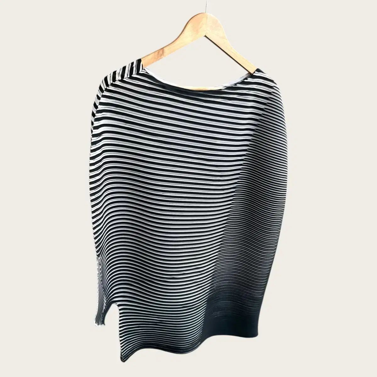 2 ISSEY MIYAKE イッセイミヤケ ストライプ アンベル トップス