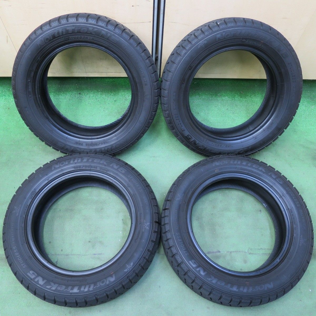 バリ溝 23年 9.5分 スタッドレス 165 65R14 オートバックス ノーストレック N5 タイヤ 14インチ タンク ルーミー 等 5101406イスタ