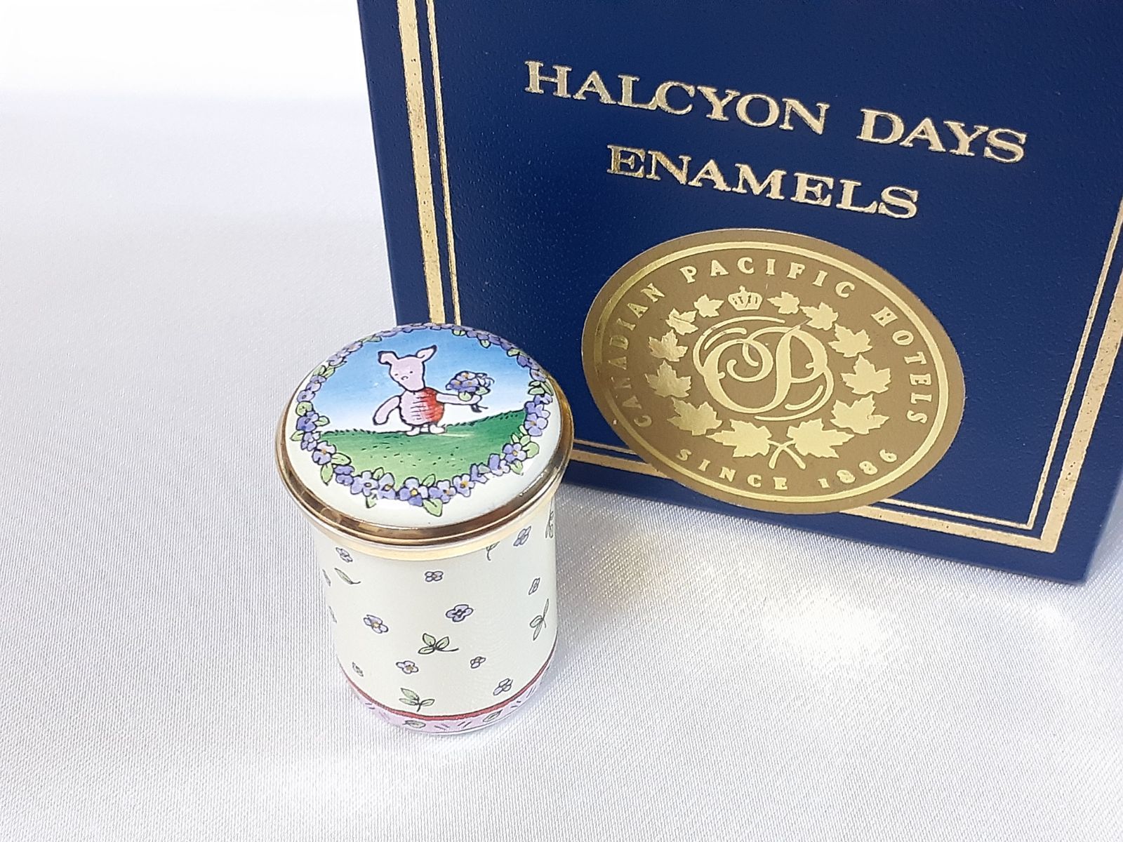 希少】 HALCYON DAYS ENAMELS クマのプーさん 小物入れ