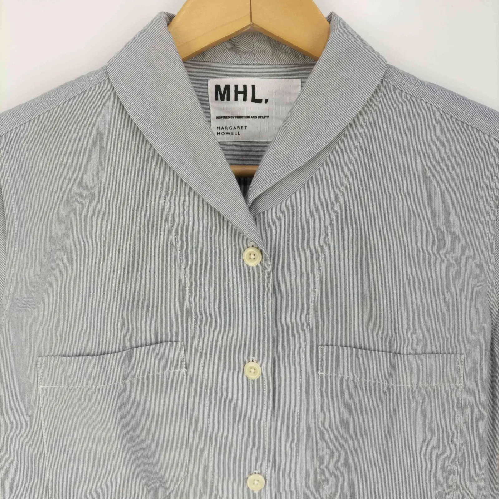 エムエイチエル MHL. ショールカラー フレンチスリーブ ストライプ