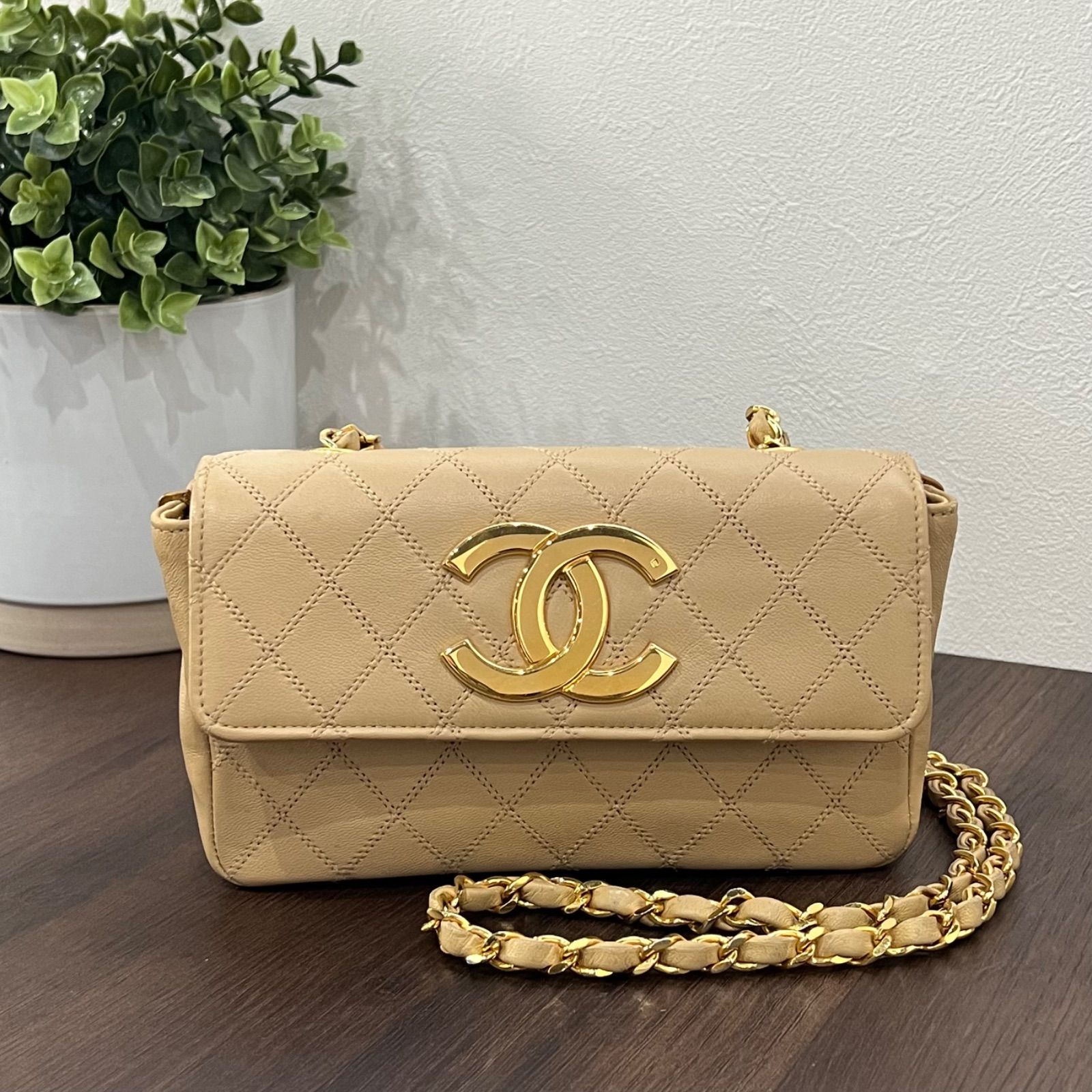kazu ☆CHANEL　デカ マトラッセ　ヴィンテージ Chanel Matelasse😍😍 カサノバヴィンテージではCHANELのマトラッセ
