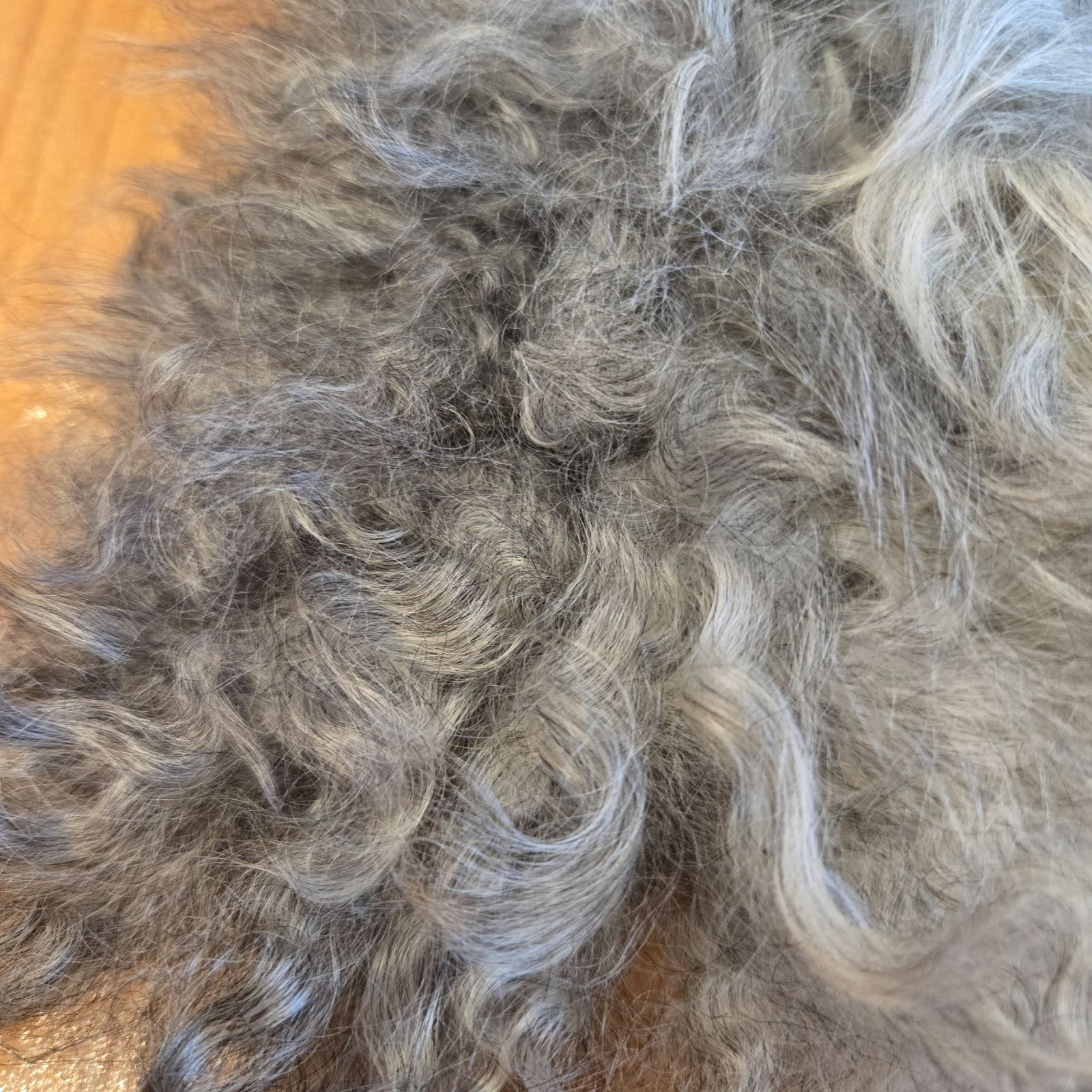 ノルウェー産ムートン ペルソウ Pelseau ノルウェー種 シープスキン 羊毛皮 ムートン キャンプ 毛皮 インテリア