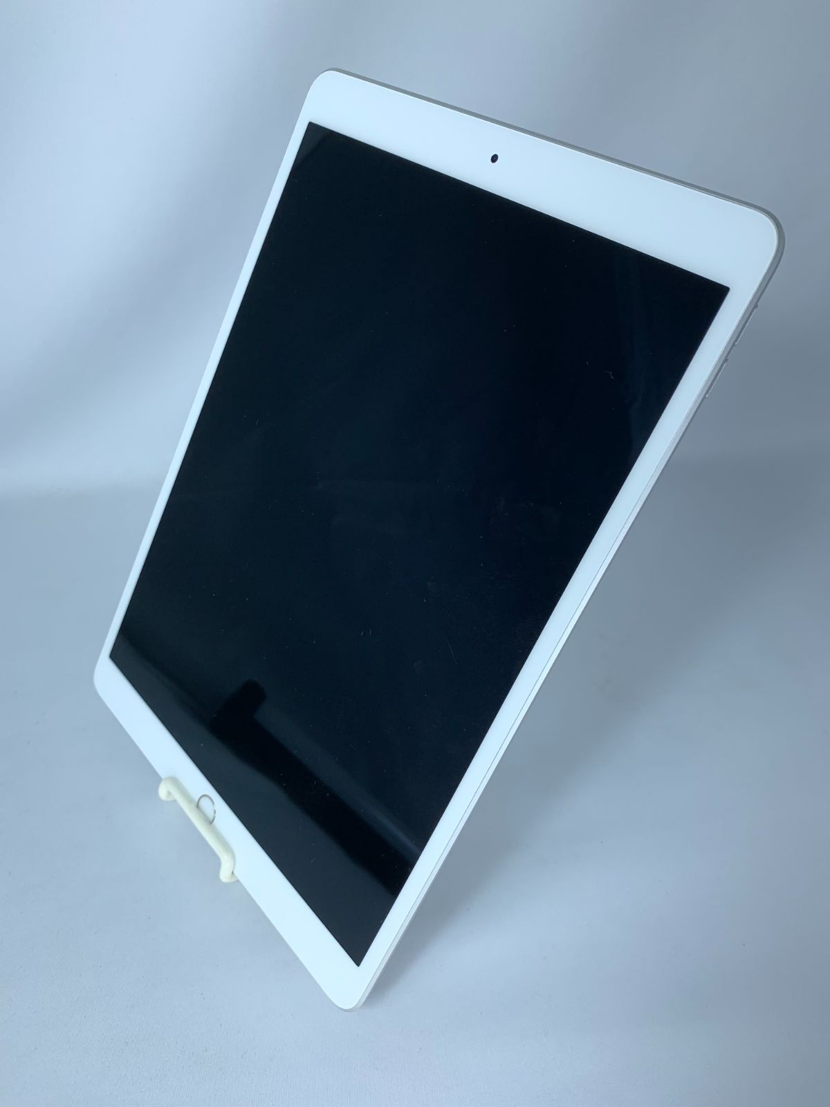 【中古・画面キズ有・背面キズ有】iPad Air 10.5インチ(2019) Wi-Fi 64GB シルバー