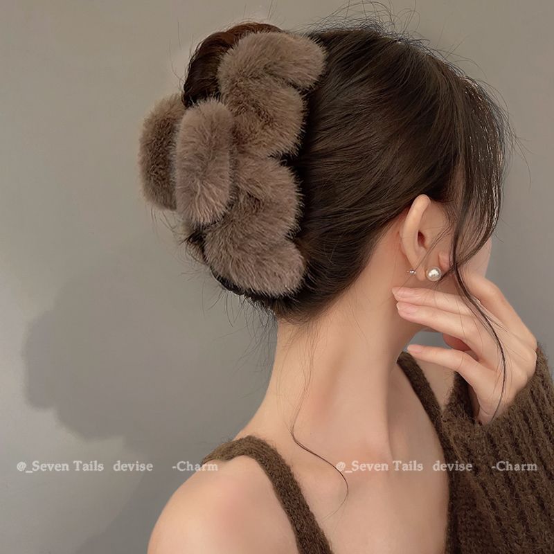 ̮ファーヘアクリップ 掠める