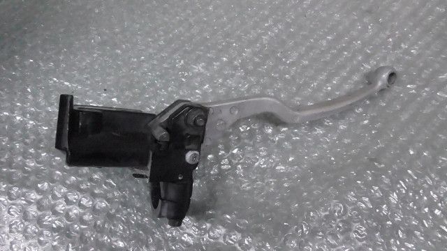 スカイウェイブ タイプS　CJ44A　の　マスターシリンダー　左:#1753412078
