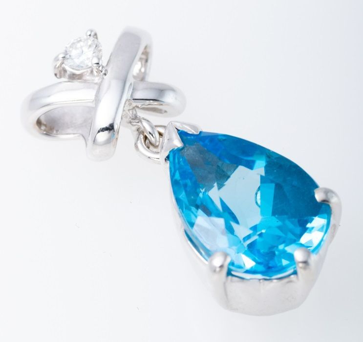 K18WG ブルートパーズ ダイヤモンド ペンダント 品番p22-96