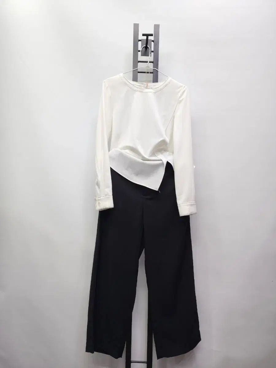 【送料込み】Insanity インサニティサーフボード/約193cm 直接引き取り歓迎‼️】Insanity インサニティサーフボード/約