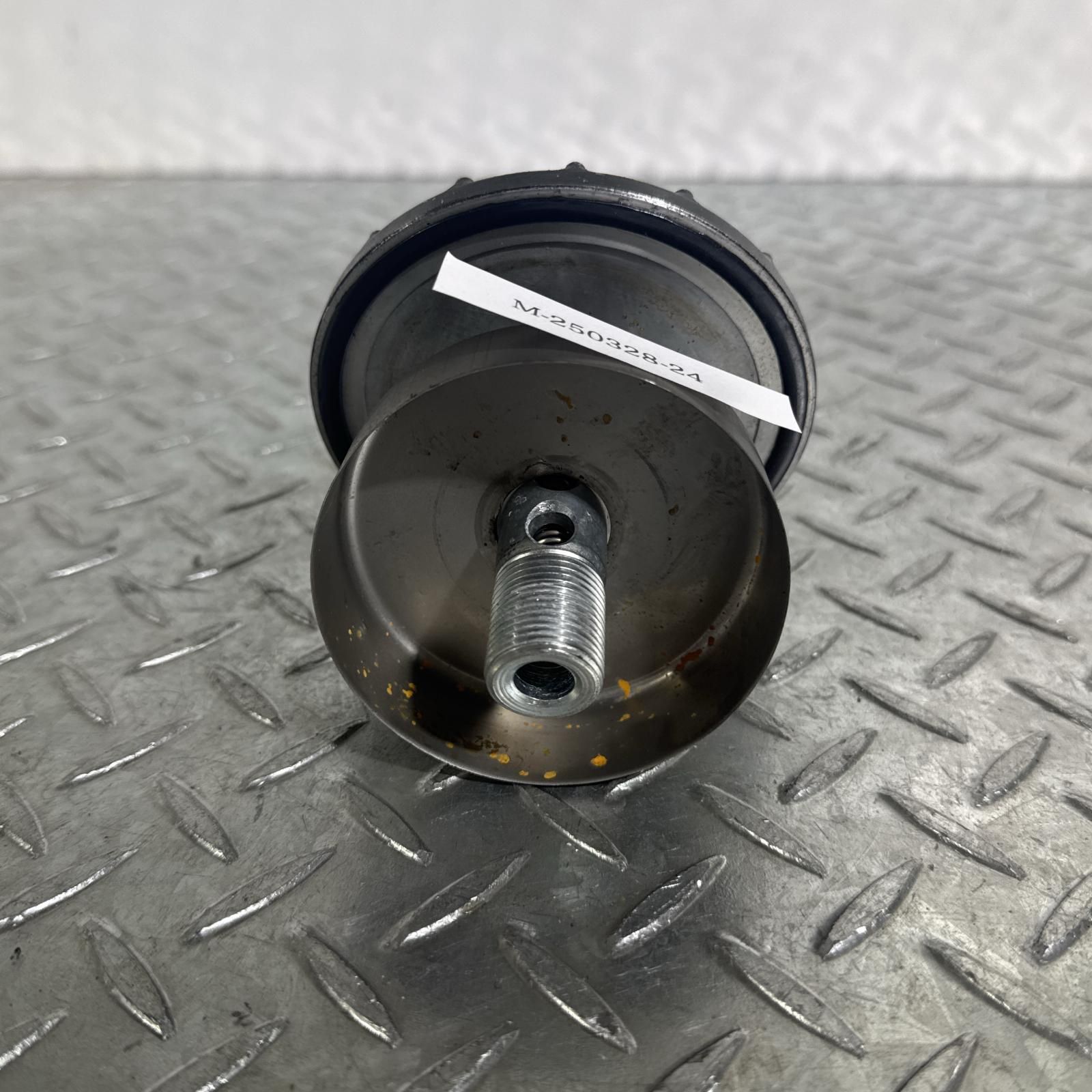 KAWASAKI Z750GP オイルフィルターカバー カワサキ [M-250328-24] KAWASAKI Z750GP オイルフィルターカバー カワサキ - メルカリ