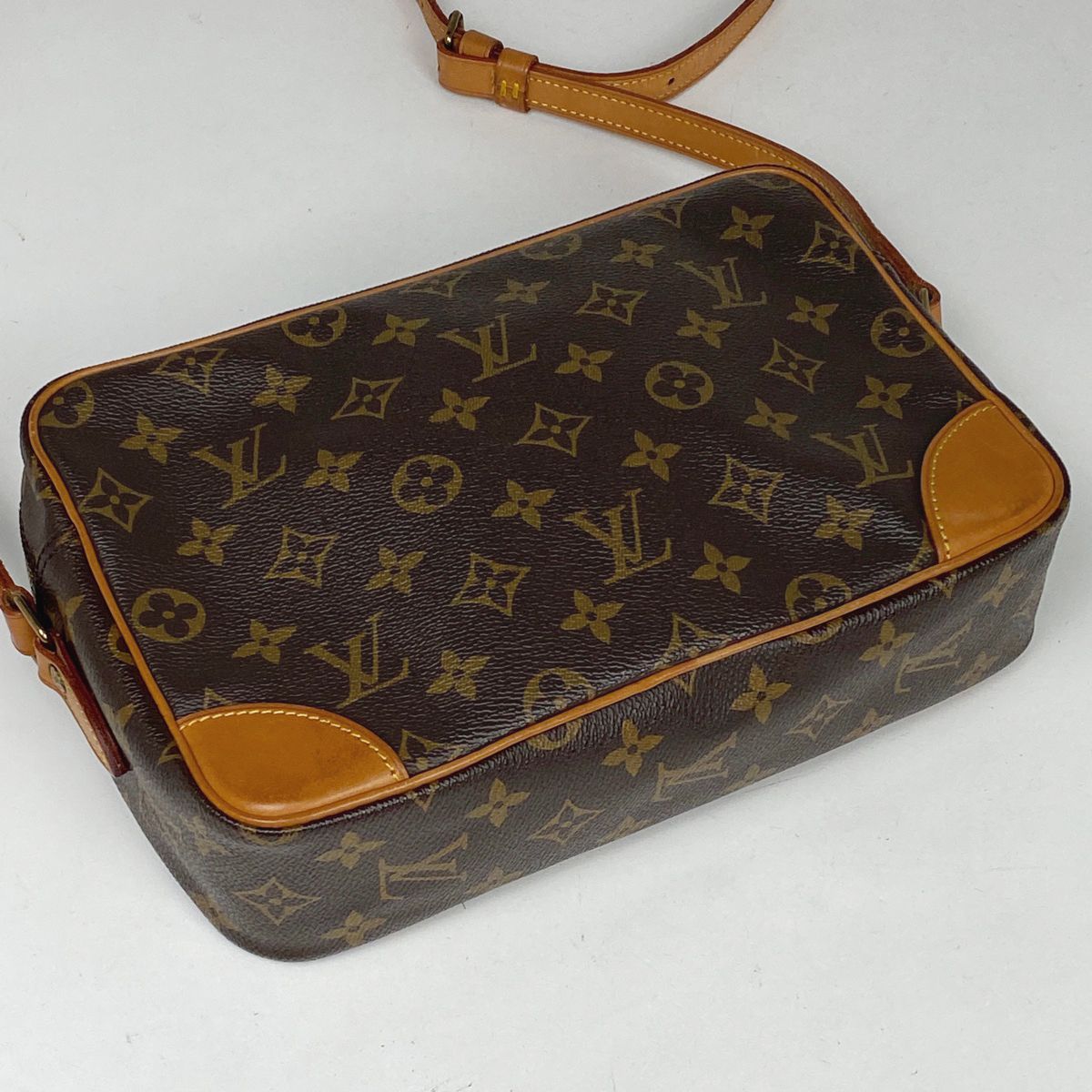 LOUIS VUITTON / ルイヴィトン トロカデロ27モノグラム ジャンク