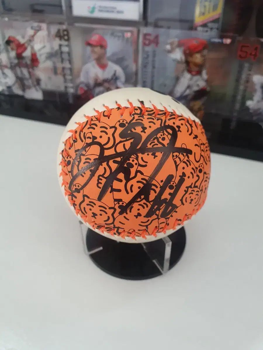【雷市場（ポンジャン）商品韓国直送】 KIAタイガース(キア・タイガース) イ・チャンジン サインボール 野球ボール