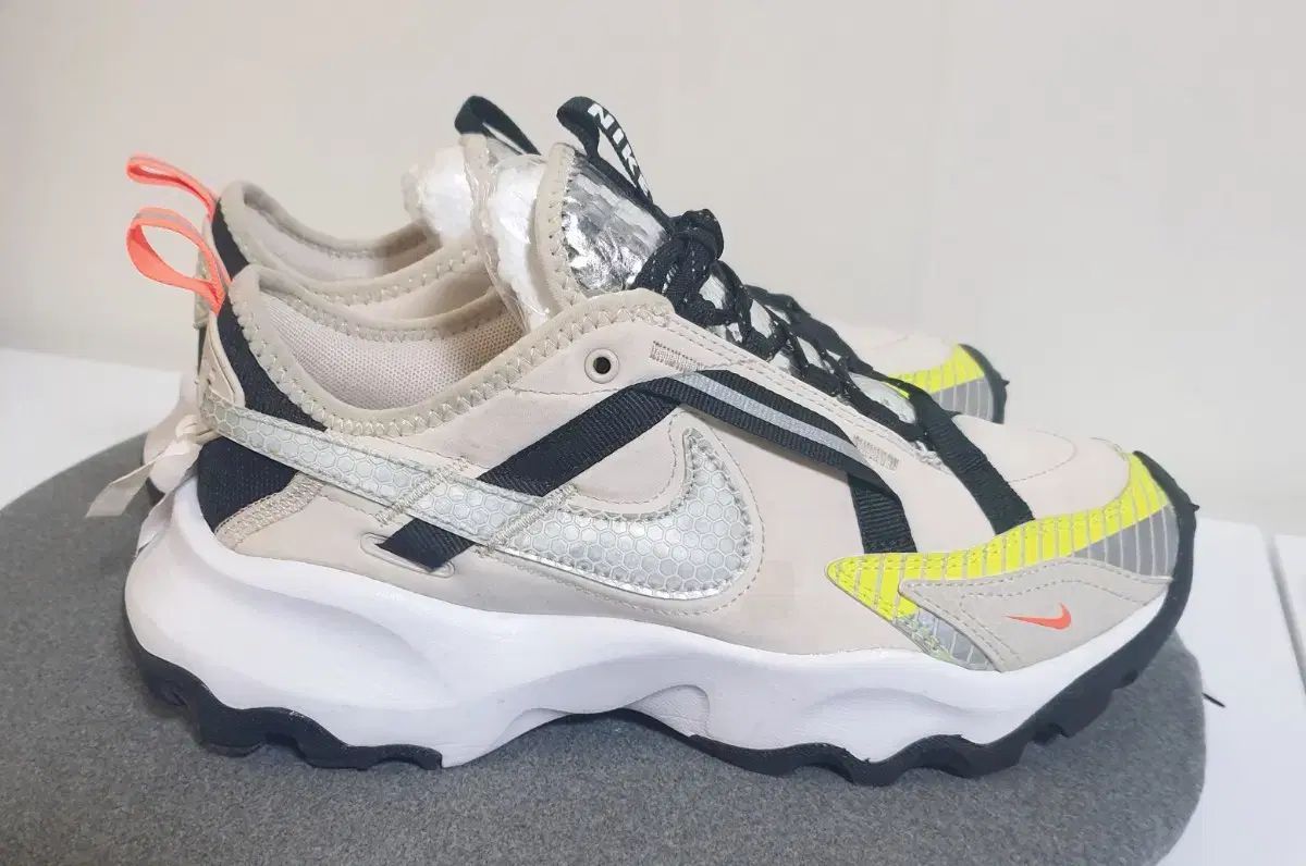 25cm ナイキ テニスシューズ ヴェイパー ライト 2 DV2018-100 ナイキ