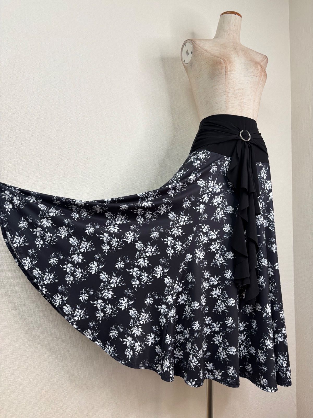 前後お好みフリル-ストーンバックルスカート セットアップドレス