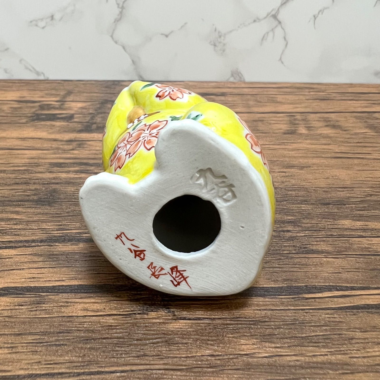 九谷焼】3.2号 お祈り猫 招き猫 黄釉桜 縁起物 置物 Maneki Neko Lucky