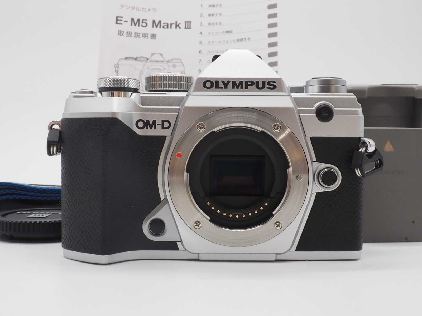 オリンパス Olympus OM-D E-M5 III 20.4MP Digital Camera Body Only Silver Z5578A