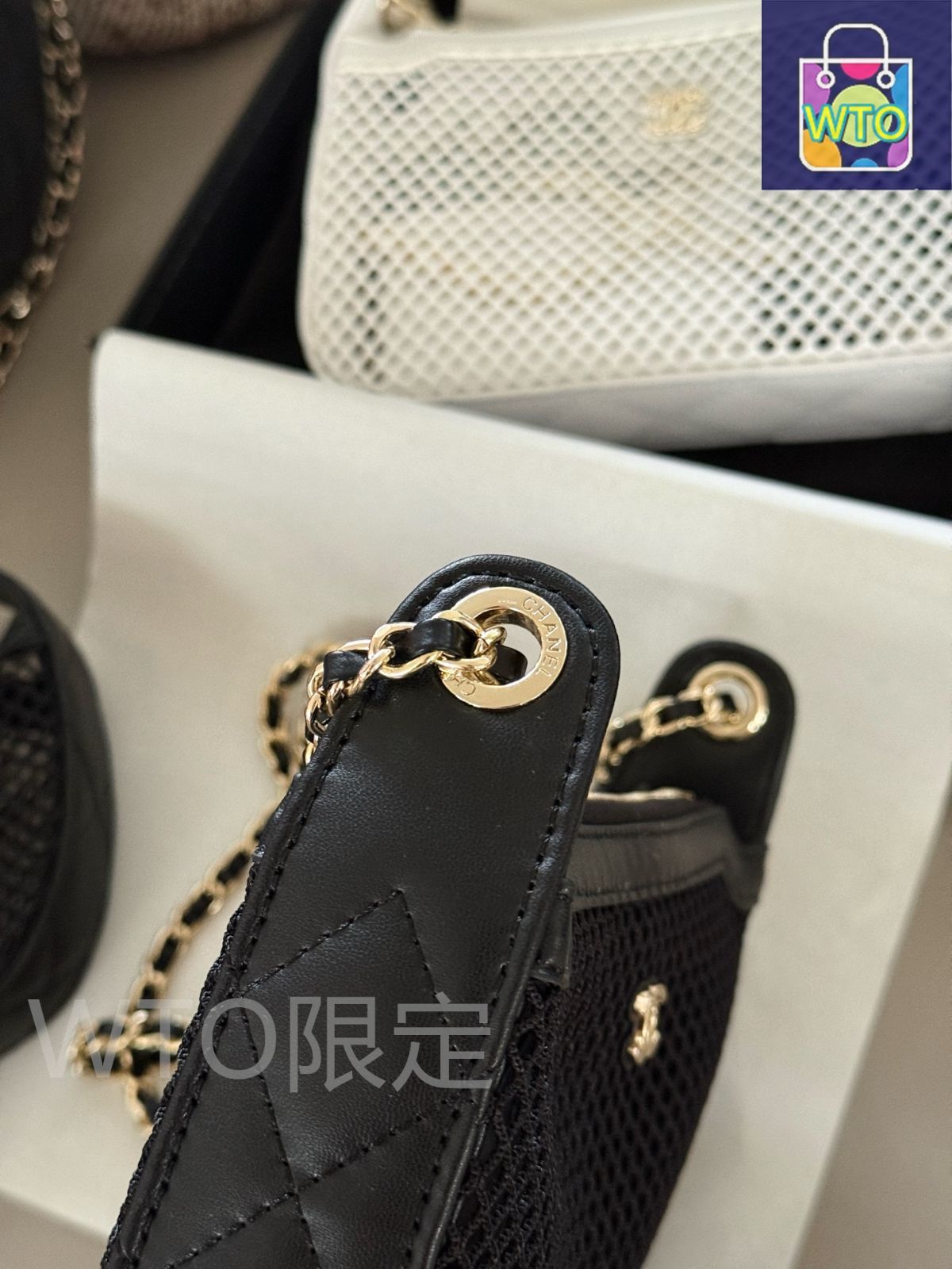 今日特価】Chanel シャネル 25S 漁網バッグ 小カードポーチ付き