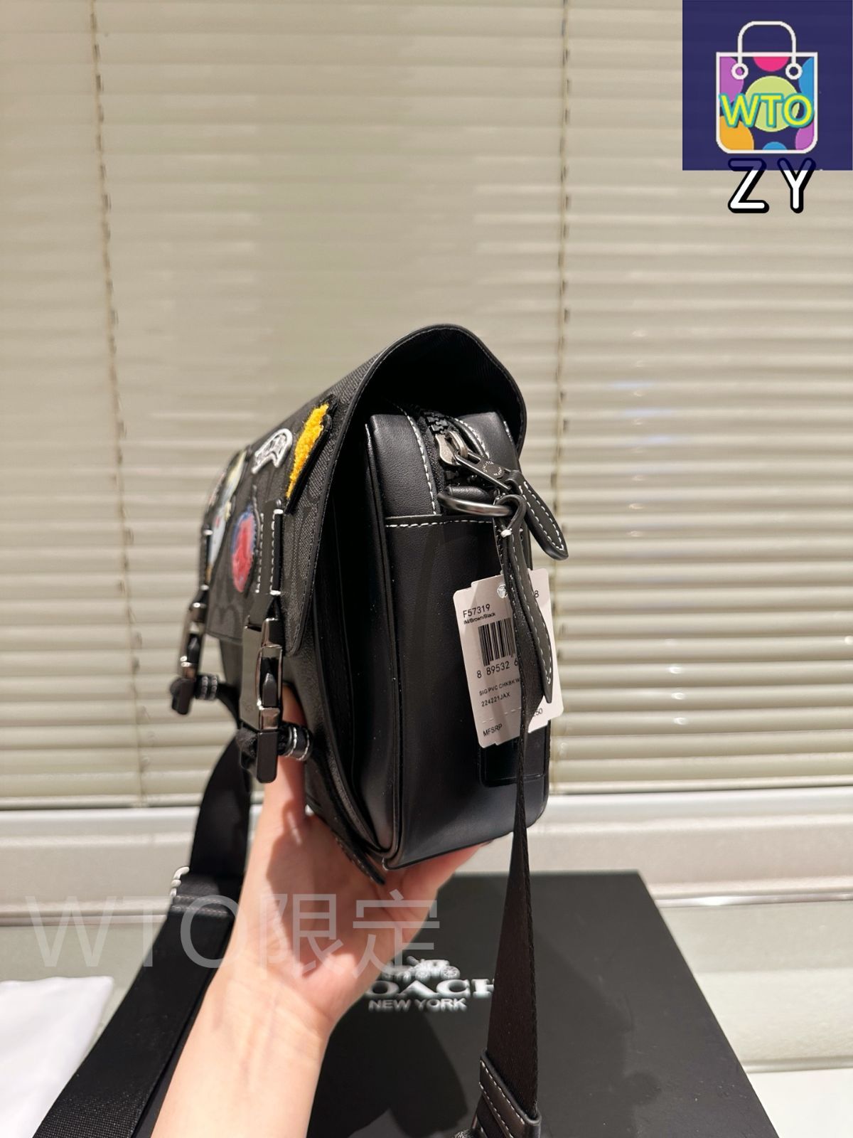 COACH パッチ付きボストンバッグ　ディズニーコラボ COACH】コーチ ぺブルレザー ディズニー コラボ ミッキー ミニー