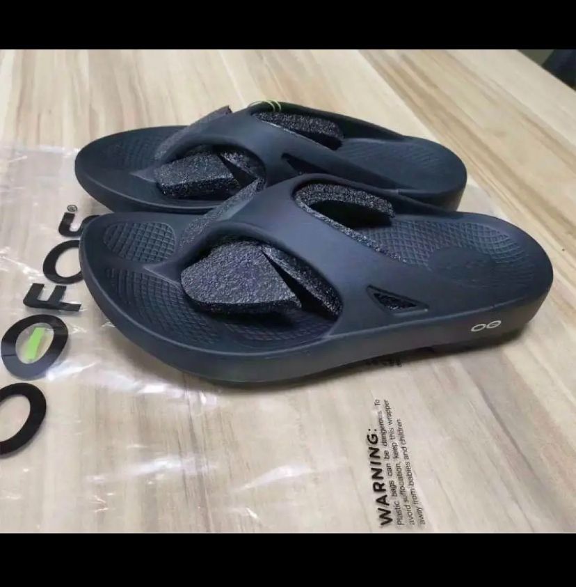 OOFOS サンダル スリッパ 並行輸入品 メンズ レディース ビーチサンダル 室内 リラックス 美脚 ウーフォス プレゼント 誕生日 サーフィン 室内 仕事 病院 入院 部屋 オフィス ナース ⑰