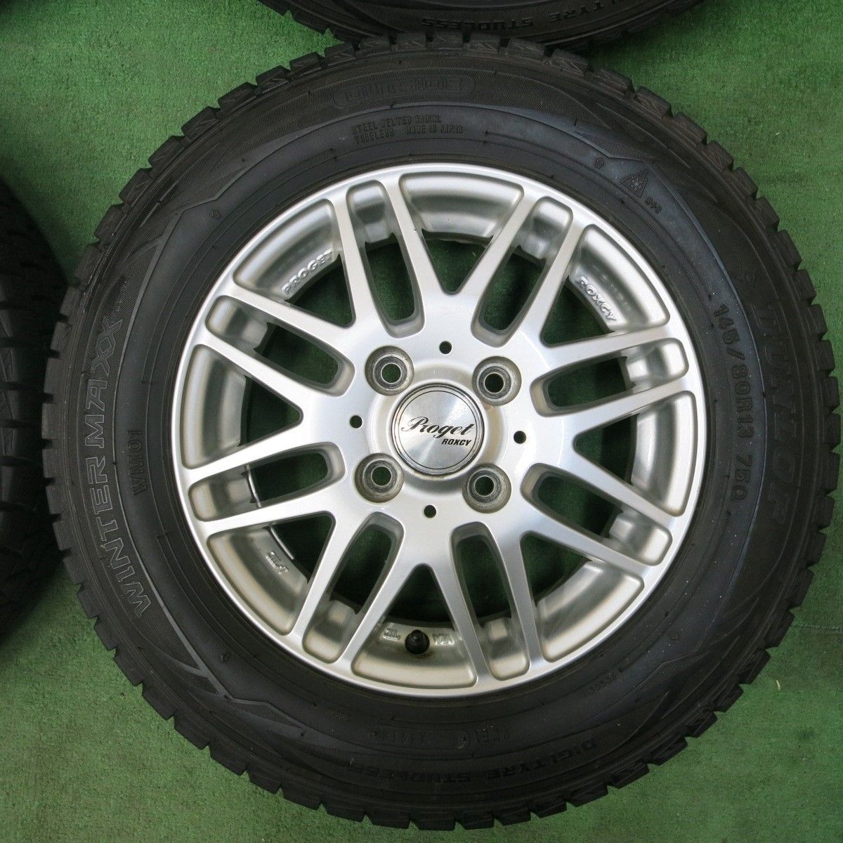 送料無料] バリ溝！8.5分☆スタッドレス 145/80R13 ダンロップ 