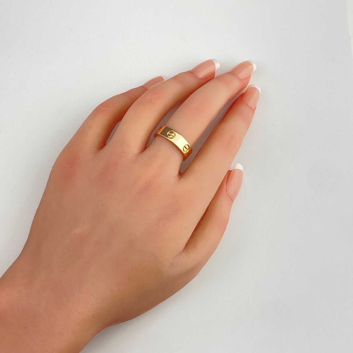 Cartier カルティエ　ラブリング　マルチカラー 750 PG カルティエ ラブ マルチカラー リング 750 53 PG ABランクの買取参考