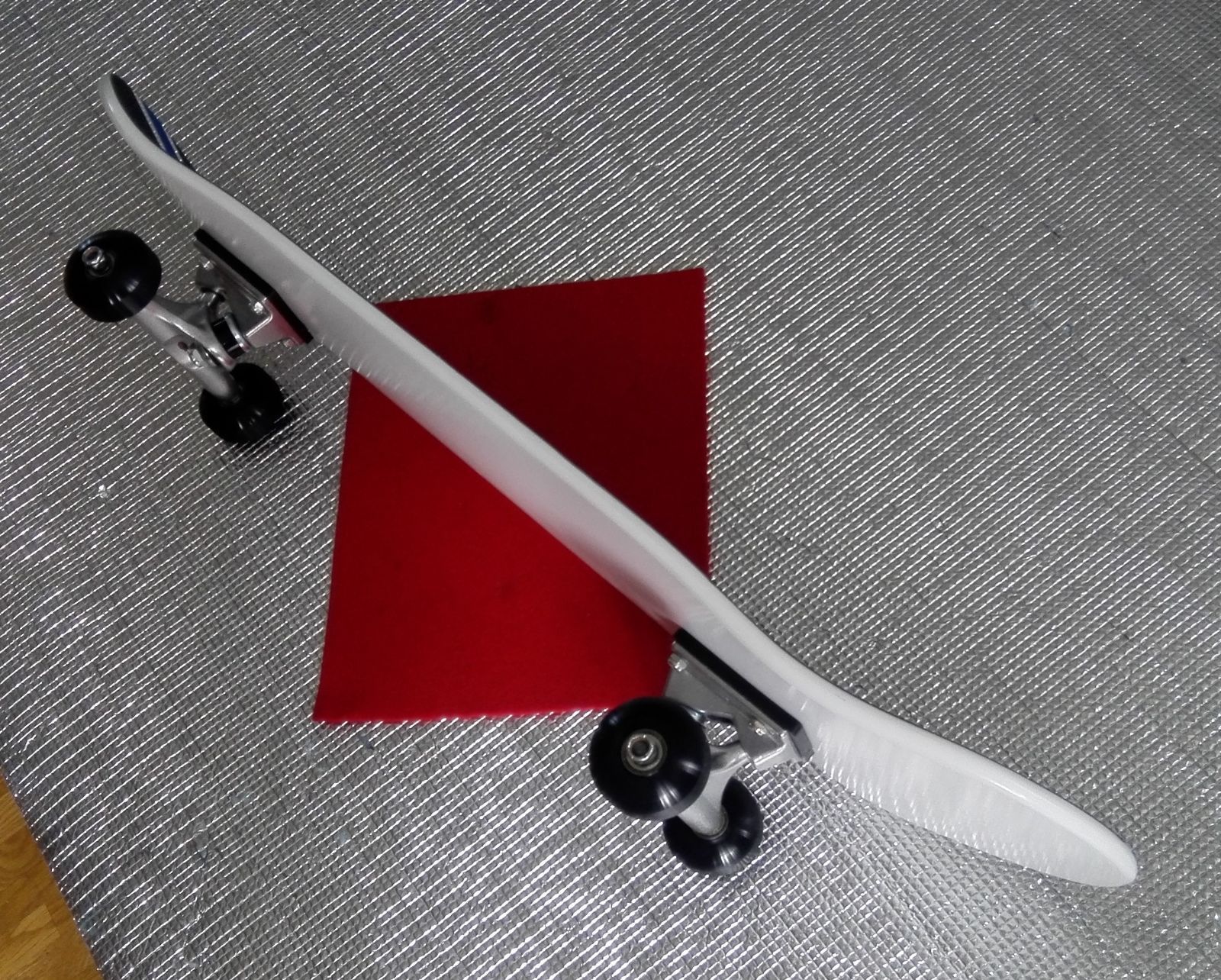 31＜税送料2670円込＞31×7.625 ( L7９×Wcm) デッキ貼済み！ 31＜税送料2670円込＞31×7.625 ( L79×Wcm) デッキ貼済み
