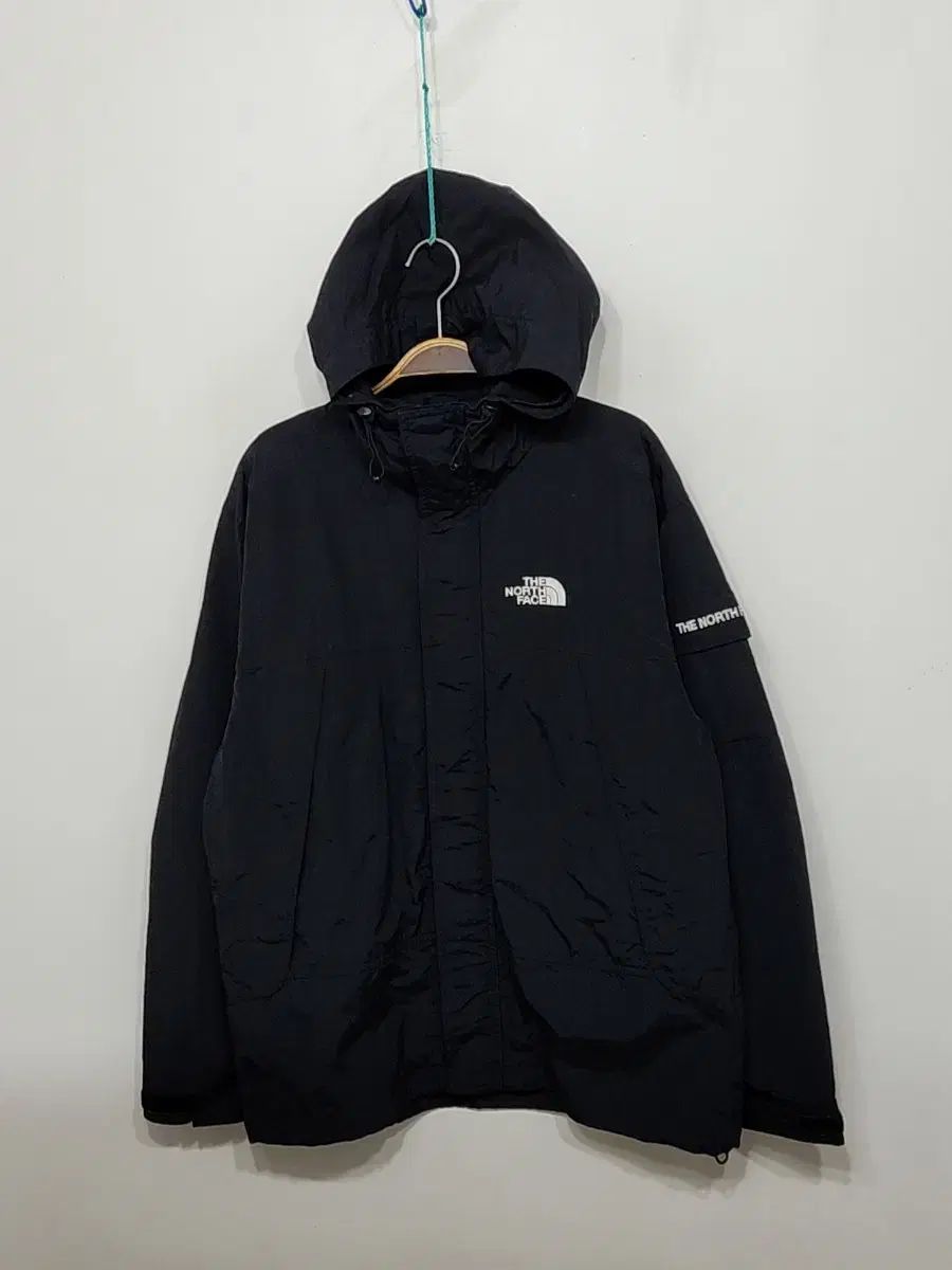 105 THE NORTH FACE ザ ノース フェイス ウィンドブレーカー アウター ブラック 登山ウェア フード付きジャケット